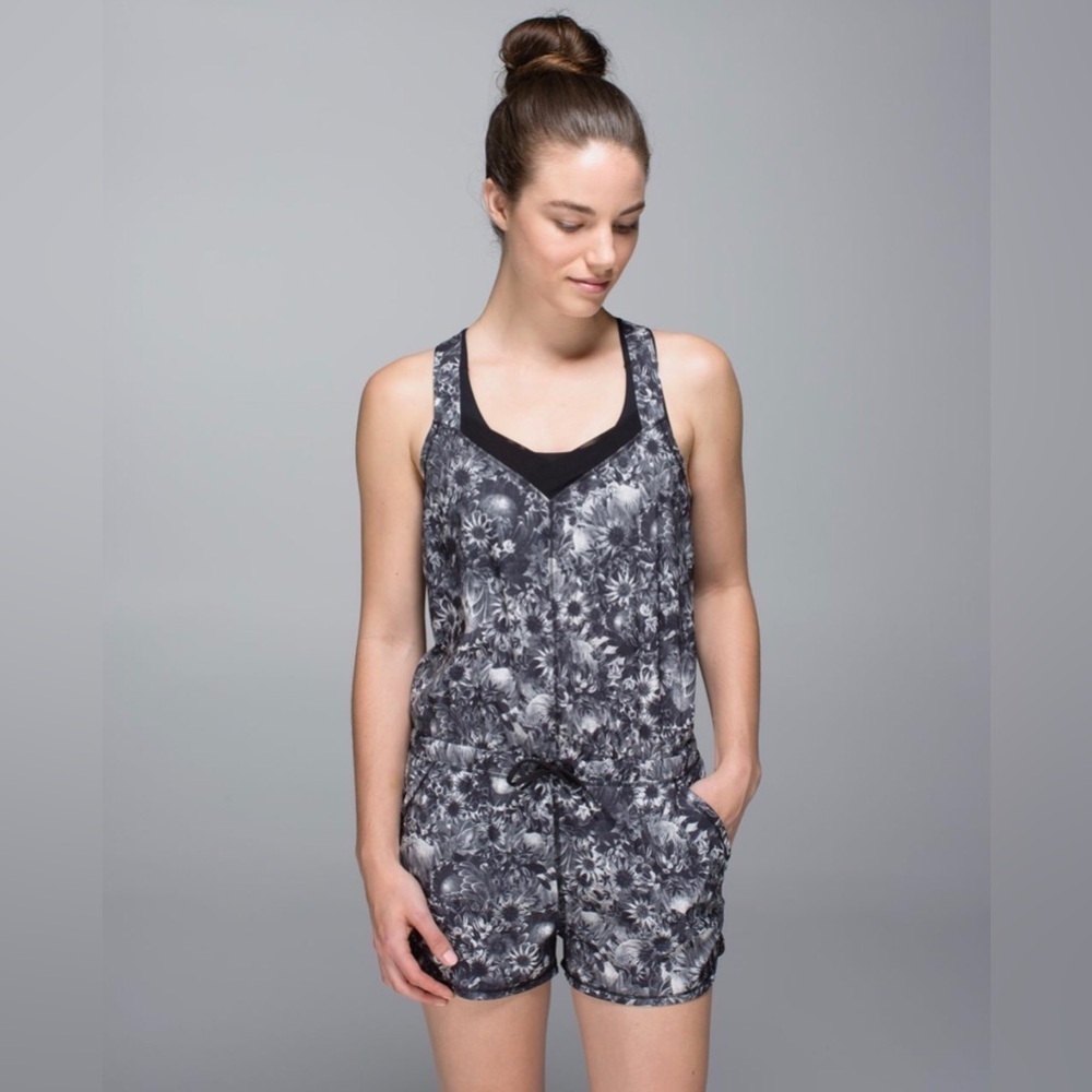 Lululemon The Runsie Daisy Romper   Size 8
